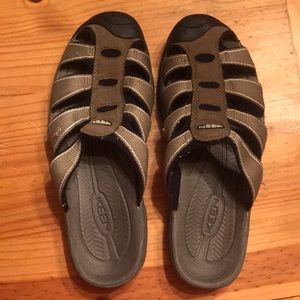 Men’s Keen Slip-on sandals size 9